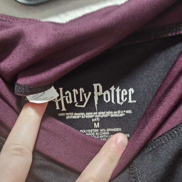 Harry Potter Black and Maroon Leggings - Picture 5 of 6